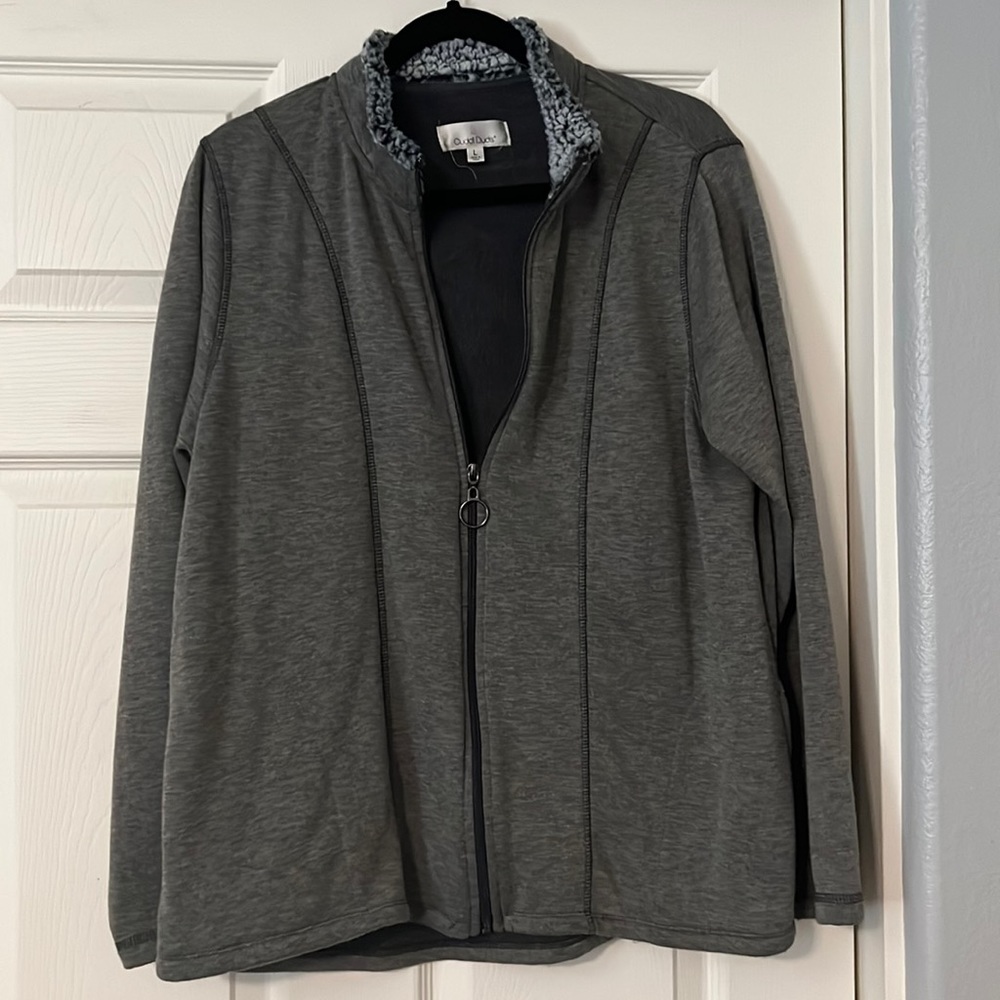 Cuddl Duds light weight zip up jacket